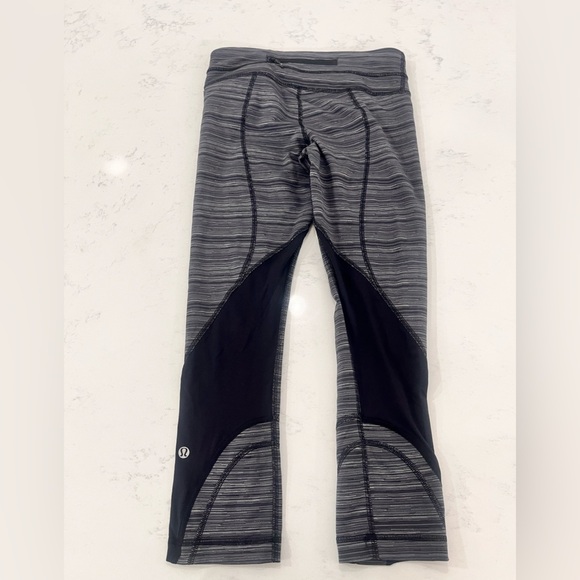 Lululemon Cropped Leggings - Picture 2 of 6
